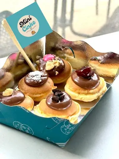 Američke krofnice sa čokoladom u kutiji MiniČinke