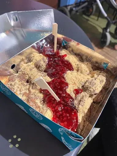 Mini palačinke sa malinom i plazmom u kutiji MiniČinke