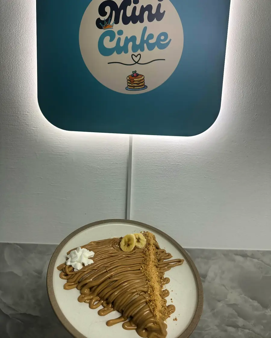 Palačinka sa bananom i karamelom