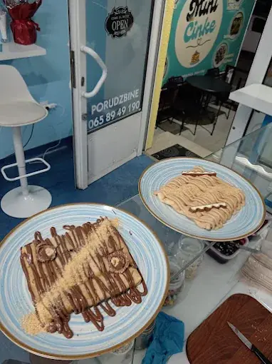 Palačinke na stolu u lokalu MiniČinke